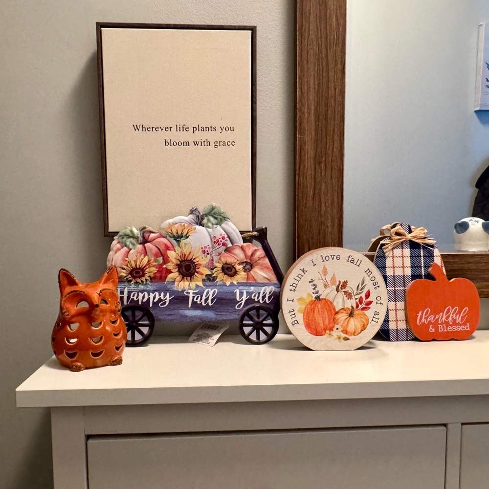 Fall Decor Set with Floral Wagon and Pumpkin Accents